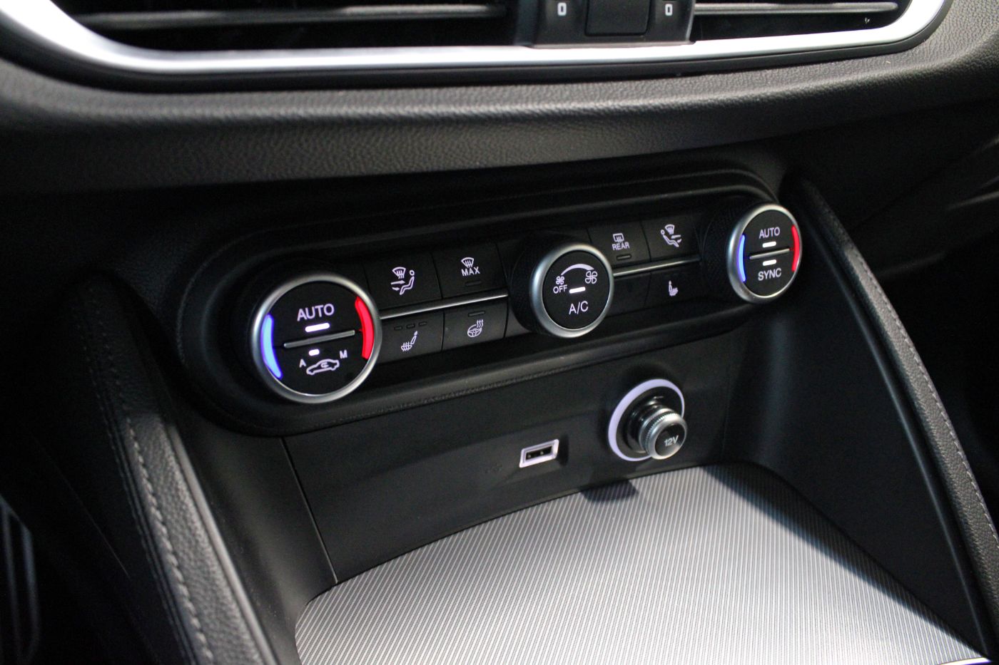 Alfa Romeo Stelvio Bild 14