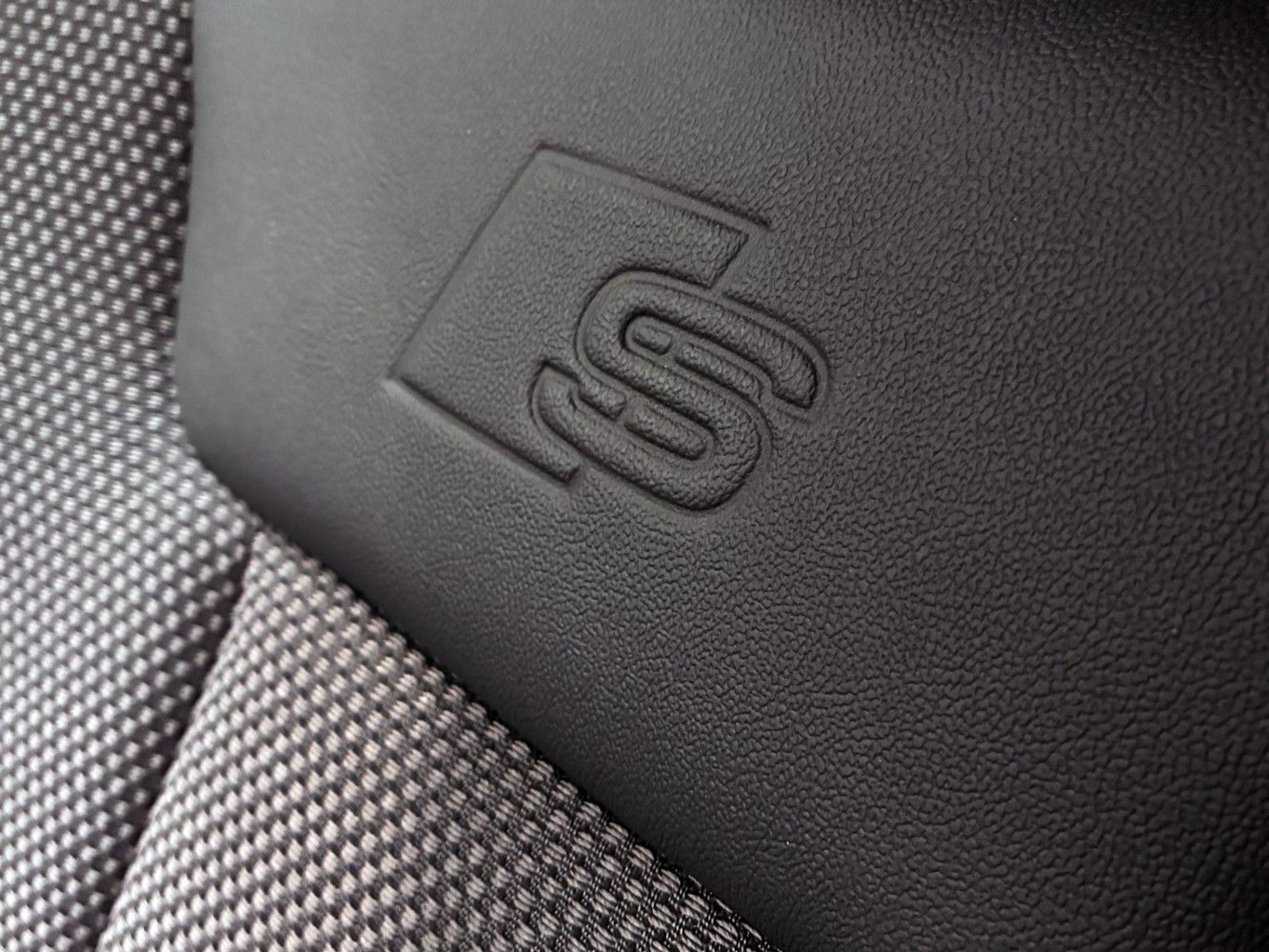 Audi A4 Bild 20